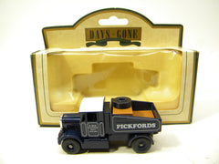 Lledo Days Gone 1937 Scammell Tractor Pickfords   Die-cast  1:64 Scale