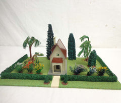 Lionel 913 Landscaped Scenic Plot with 184 Bungalow