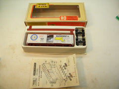 Train-Miniature 2014 Massachusetts Commemorative 40 Foot Double Sheathed Wood Box Car Kit  HO Gaugeode Island Commemorative 40 Foot Double Sheathed Wood Box Car Kit