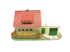 Faller HO 1 1/2 Story Stucco House with Detached Garage and Fence